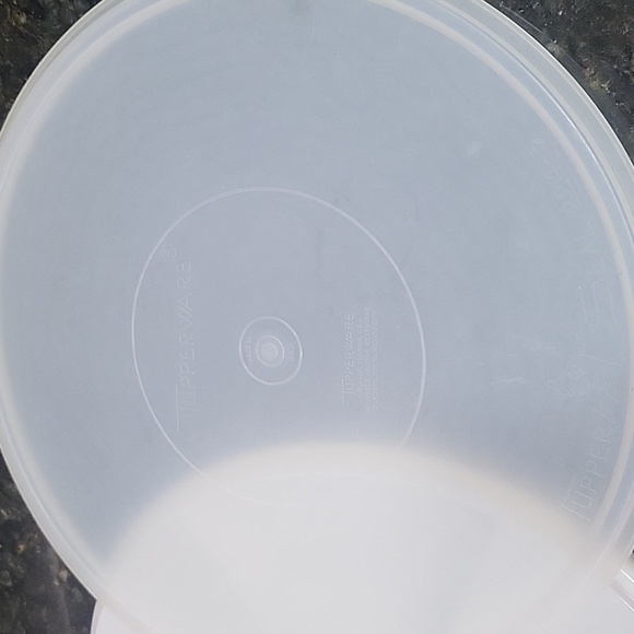 Tupperware Party Susan White Divided Serving Tray with Lid - Picture 3 of 7